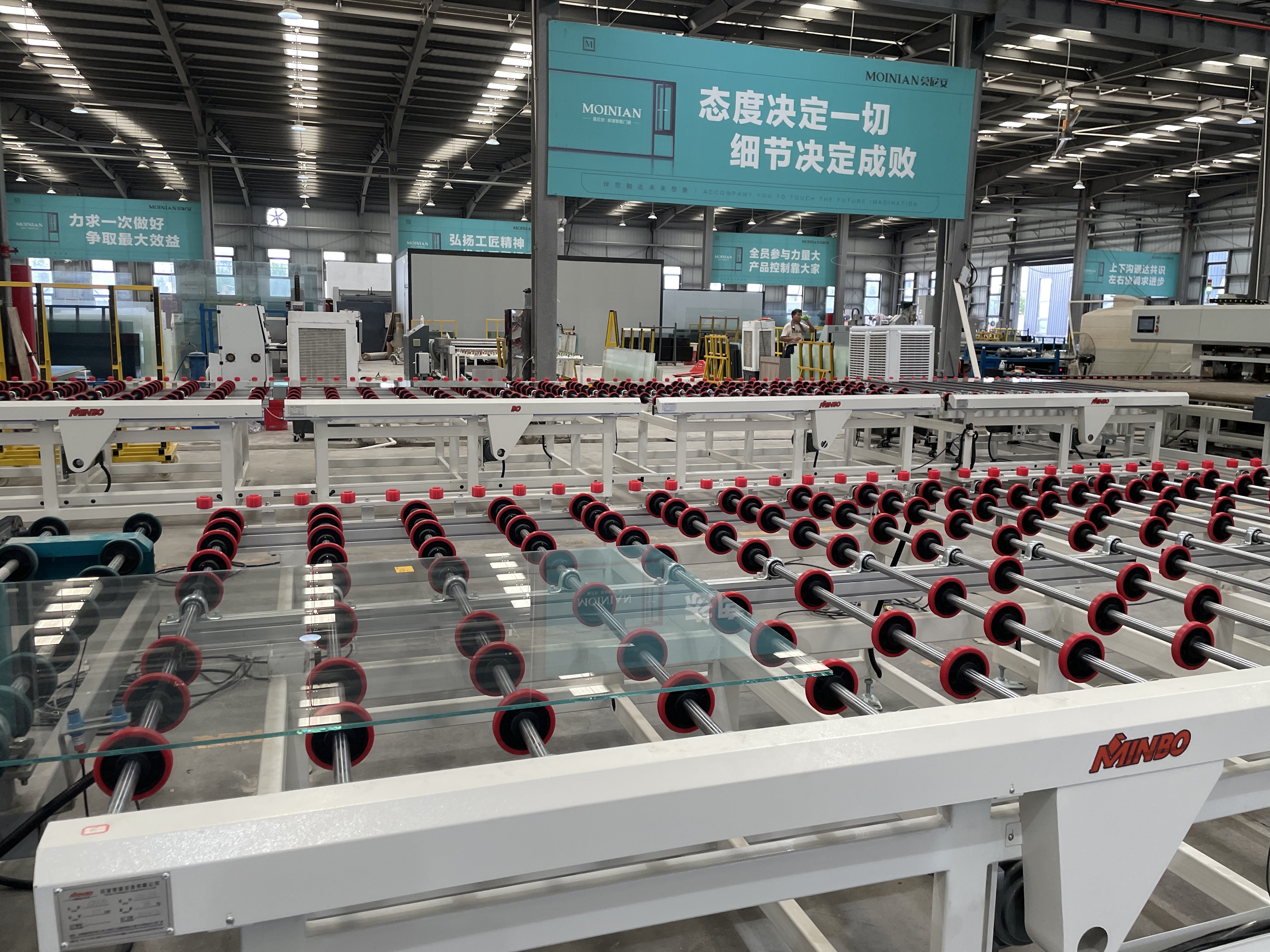 民玻智能切割连线系统，提高玻璃深加工效率